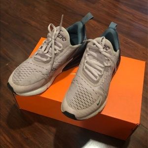 Nike Air max 270 shoes